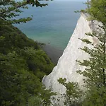 Louisa - 36